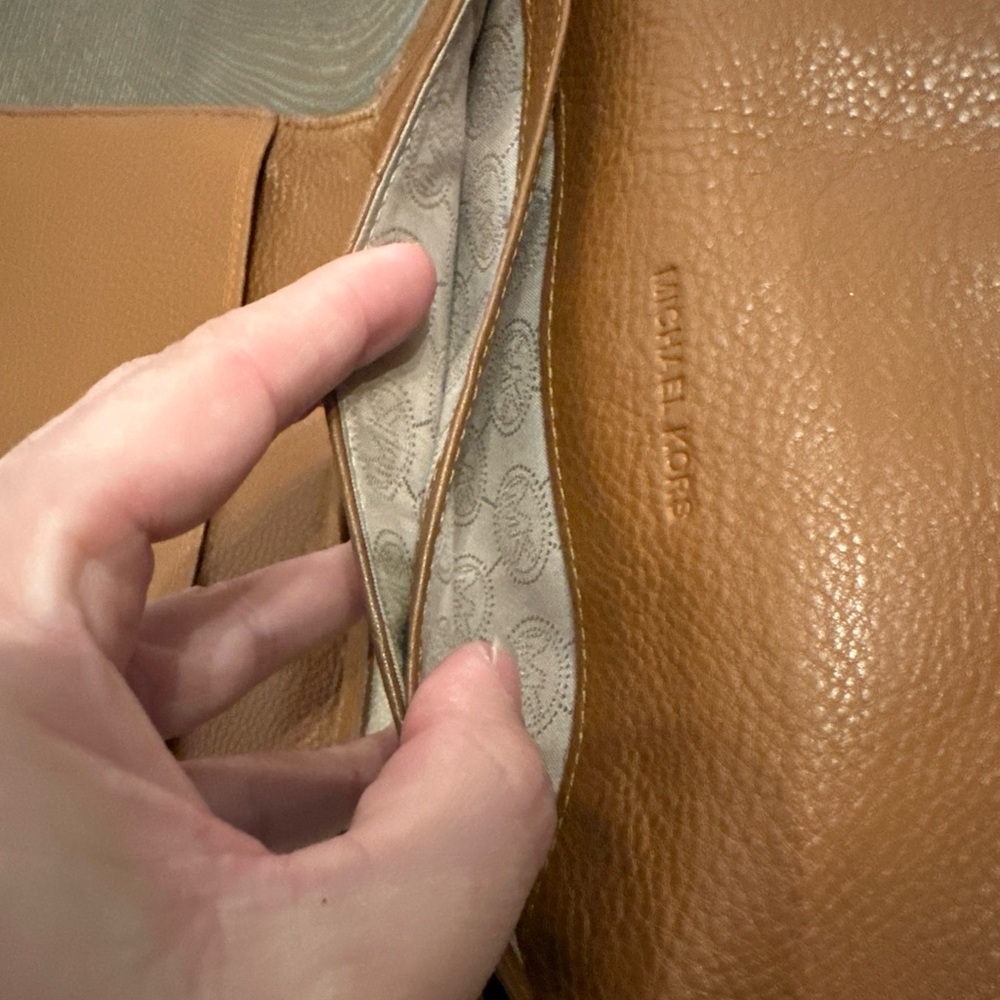 Vintage‎ Michael Kors MK Tan Full Size Soft Leather Wallet w/ Checkbook Holder - Picture 9 of 12